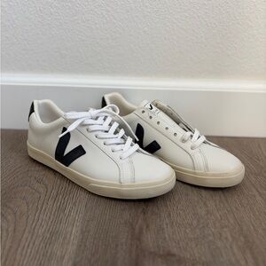 Veja White Leather Sneakers with Black V Detail campo
